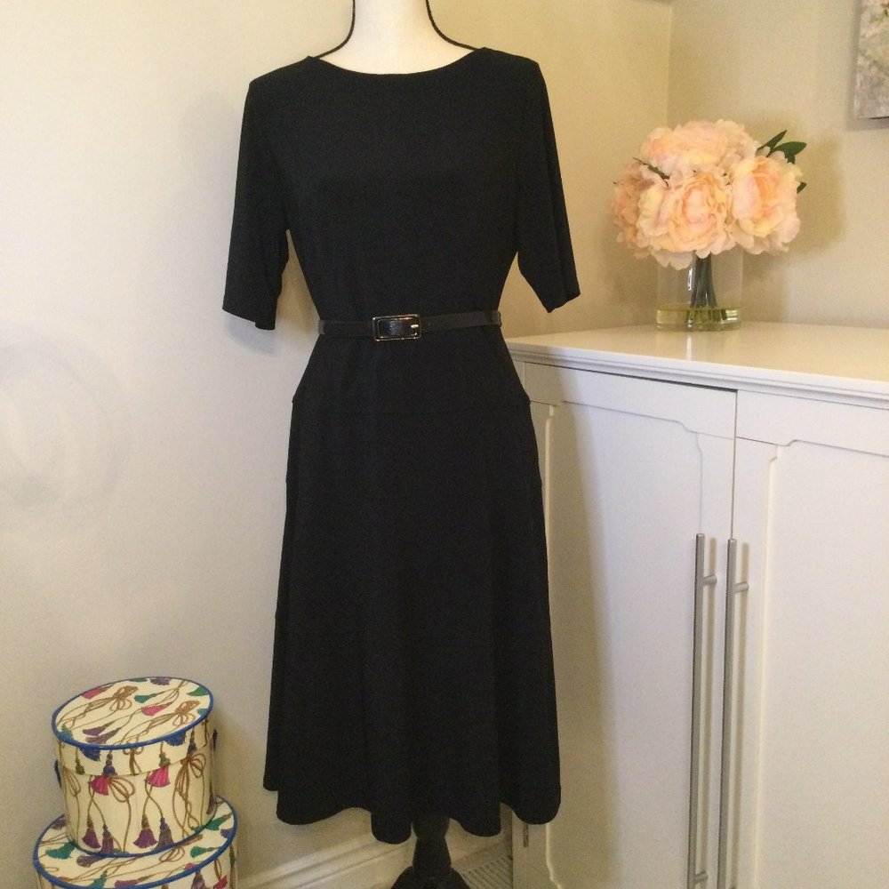 Anne Klein, Belted Drop Waist Short Sleeve Black Knit A-line Dress, Sz. 10